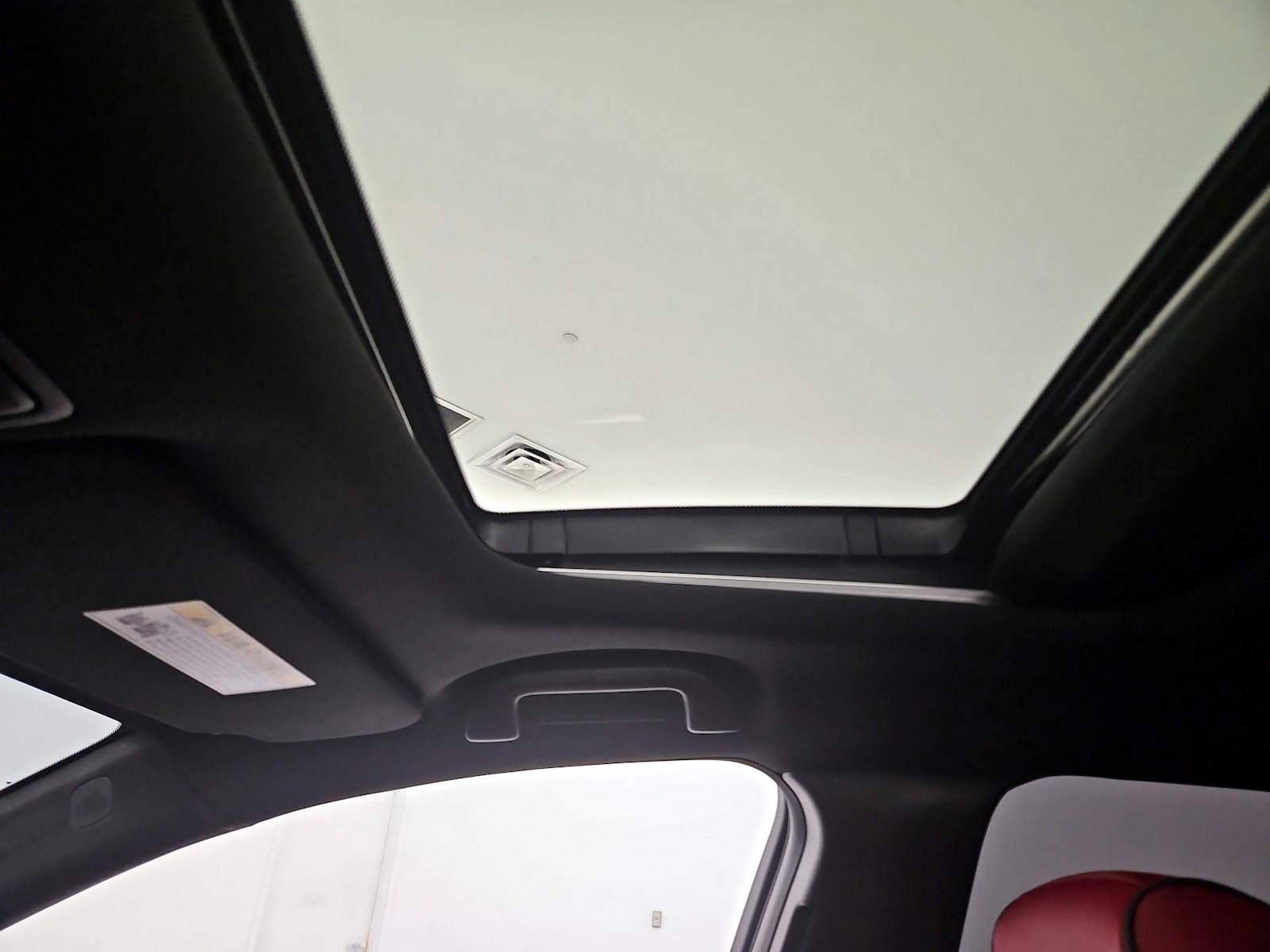 Sunroof(s) & Overhead Airbags