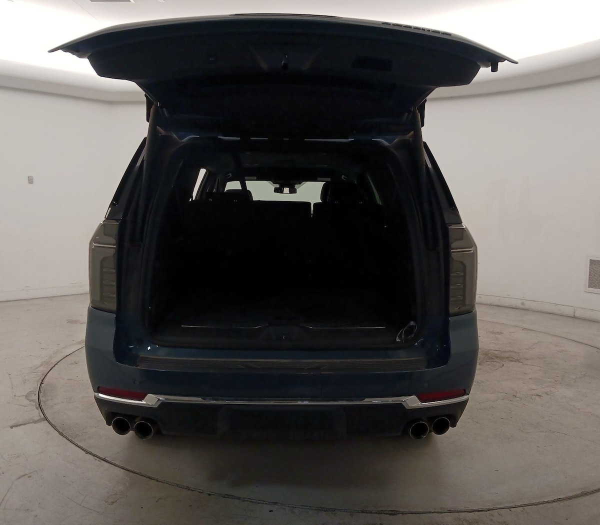 Trunk/Cargo (Seats Up)