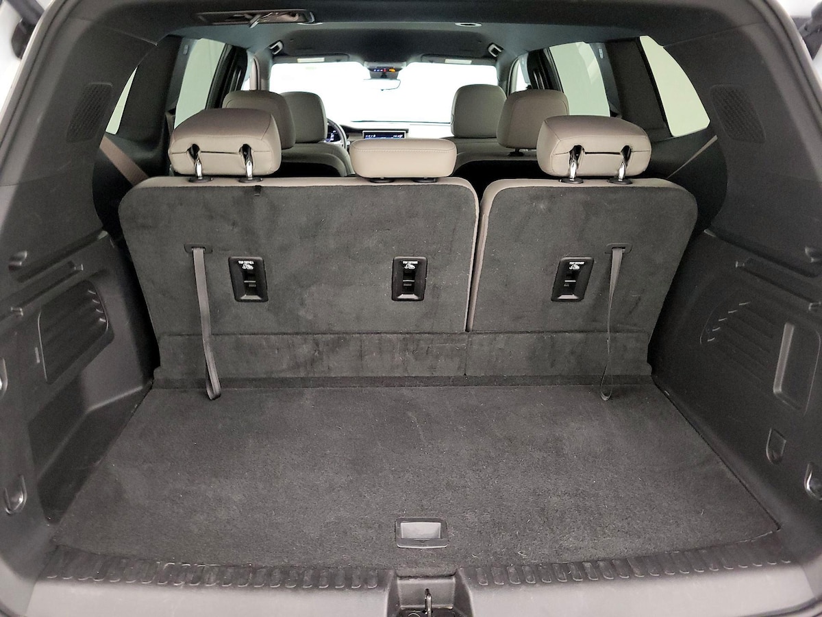 Trunk/Cargo (Seats Up)