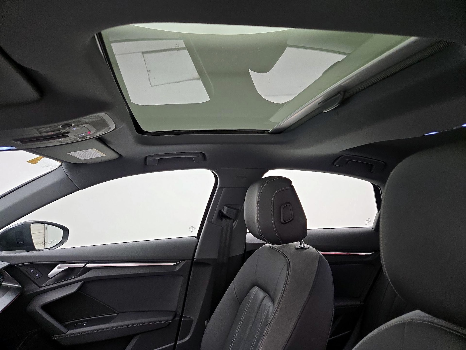 Sunroof(s) & Overhead Airbags