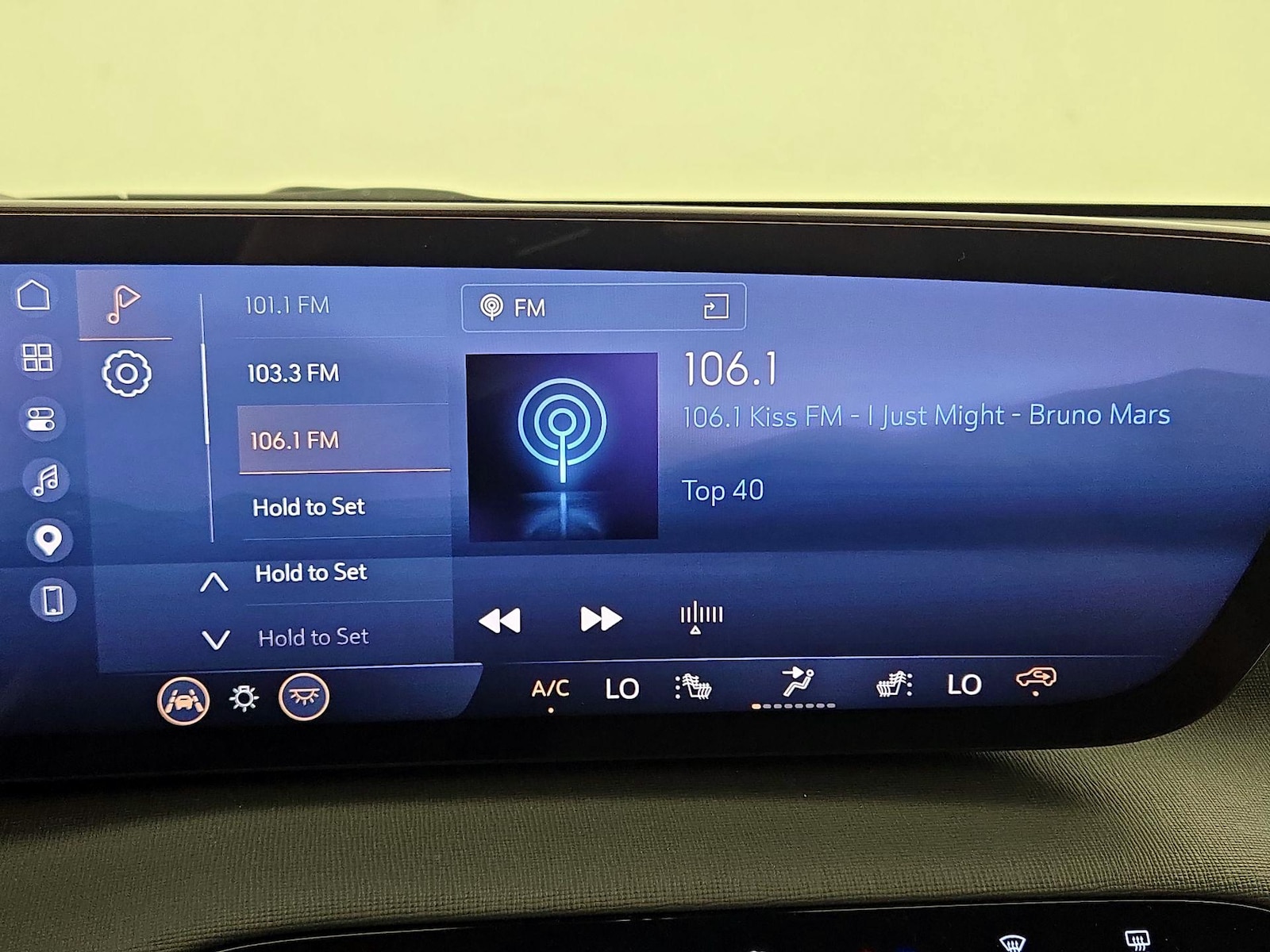 2026 Buick Enclave Preferred - Photo 17