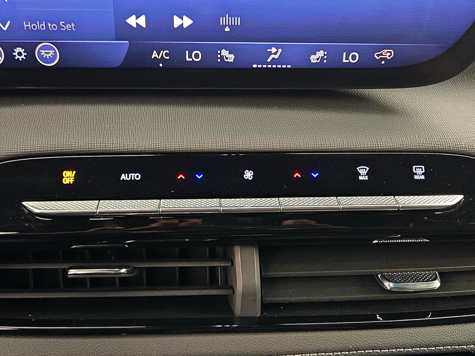 2026 Buick Enclave Preferred - Photo 18