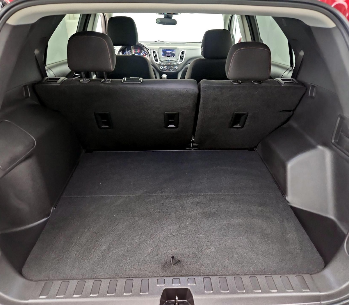 Trunk/Cargo (Seats Up)