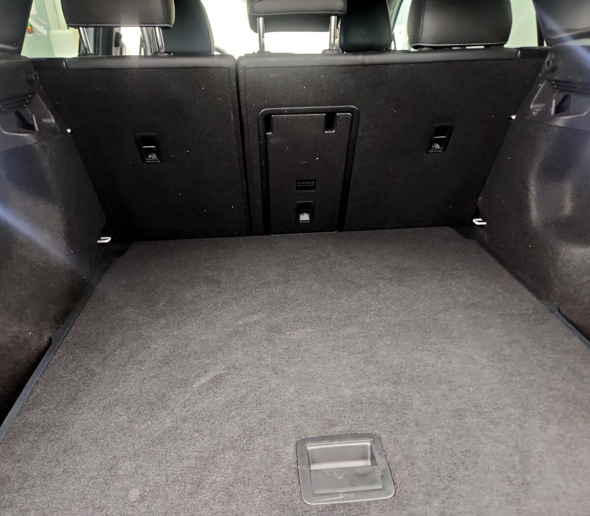 Trunk/Cargo (Seats Up)
