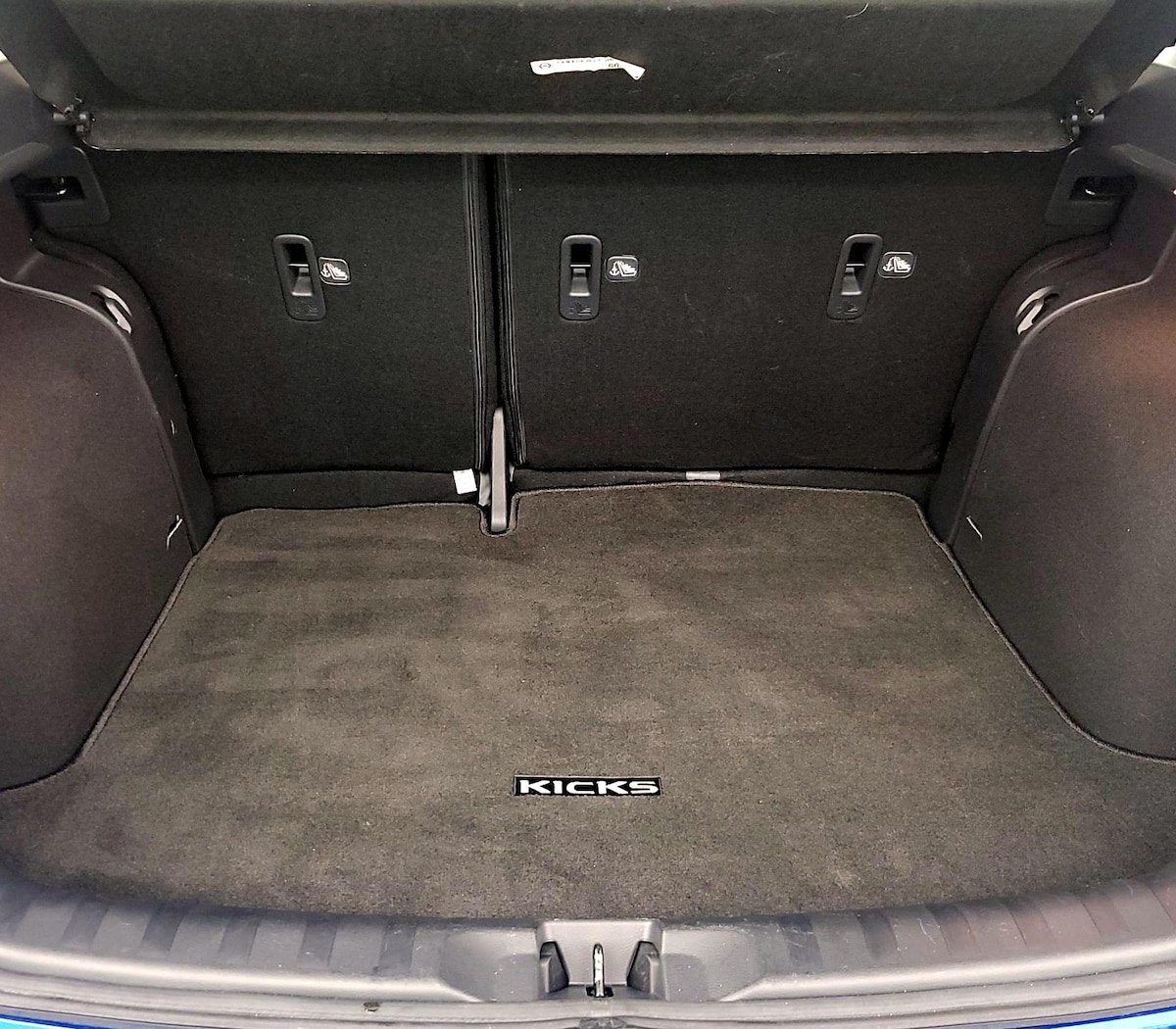 Trunk/Cargo (Seats Up)