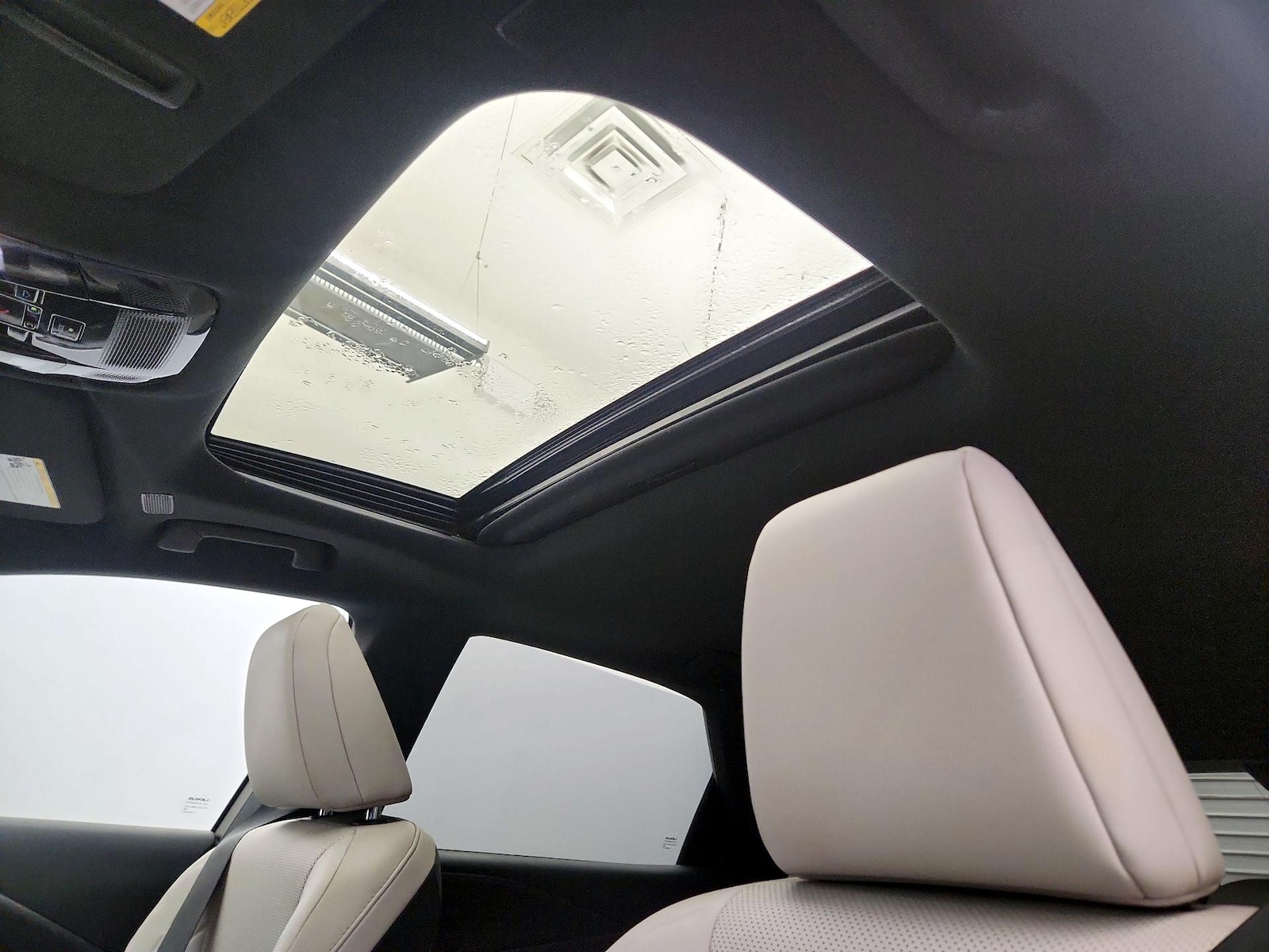 Sunroof(s) & Overhead Airbags