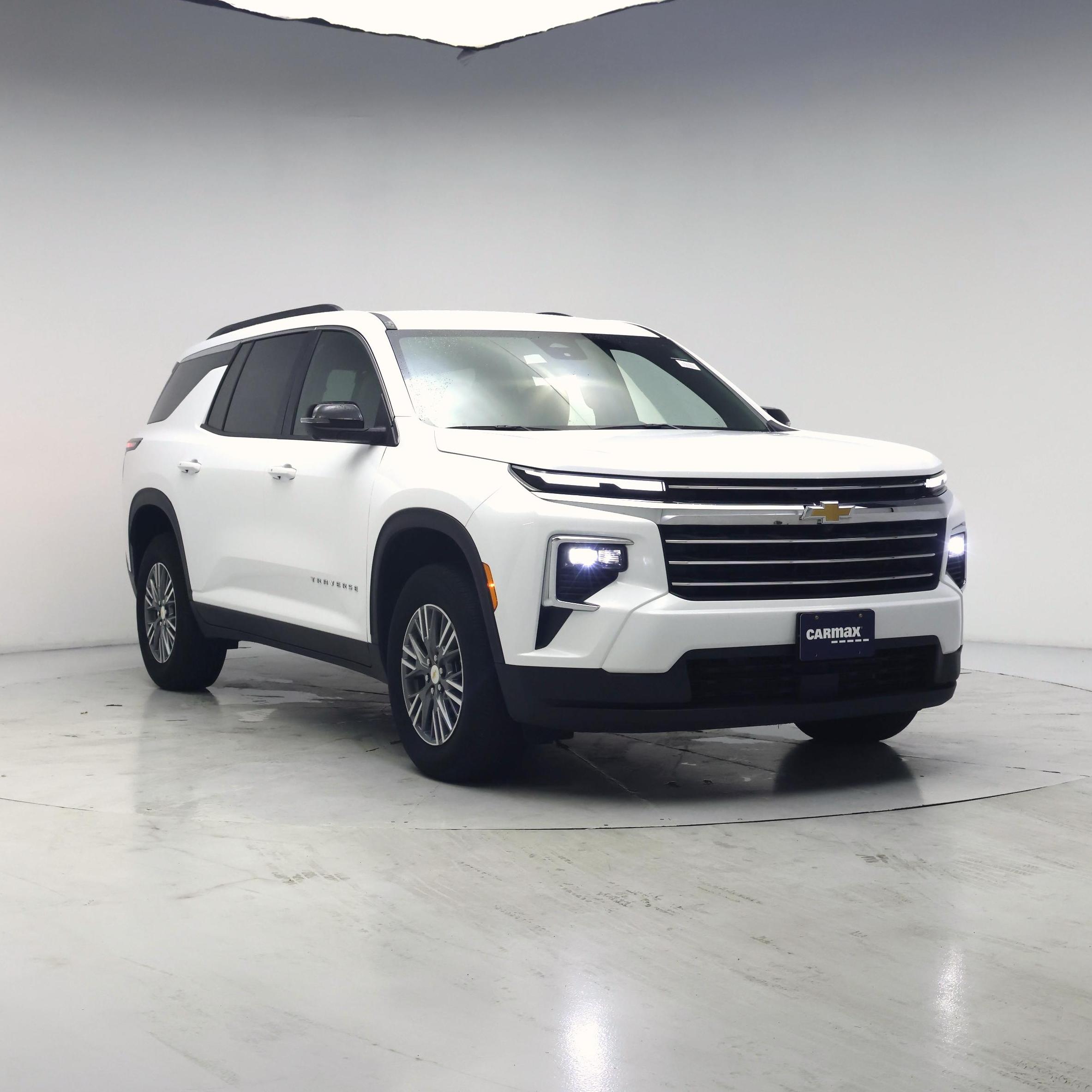 White 2026 Chevrolet Traverse SUV / Crossover Front-Wheel Drive Automatic