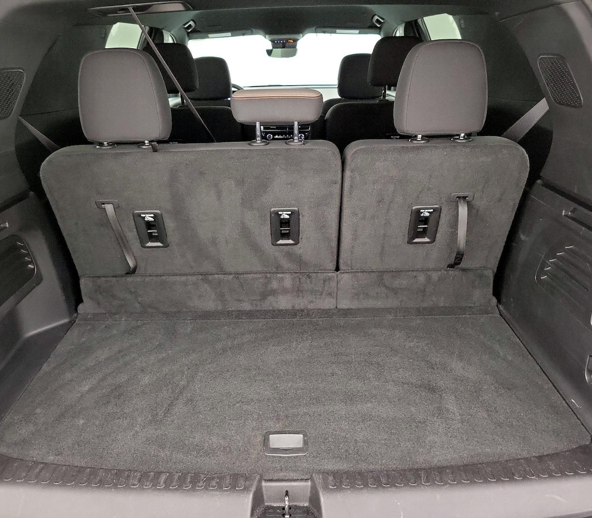Trunk/Cargo (Seats Up)
