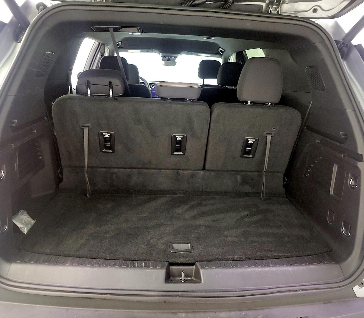 Trunk/Cargo (Seats Up)