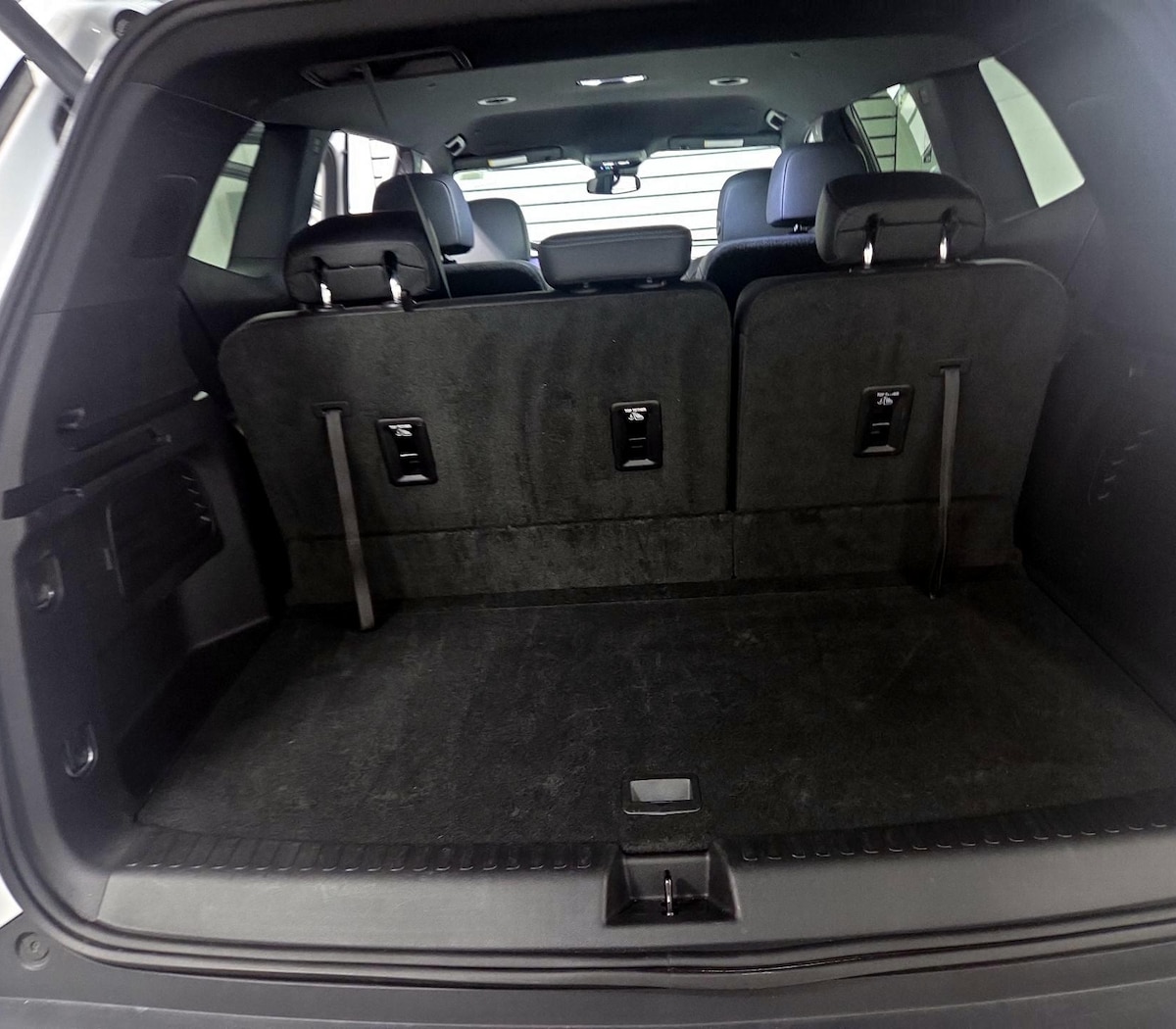 Trunk/Cargo (Seats Up)