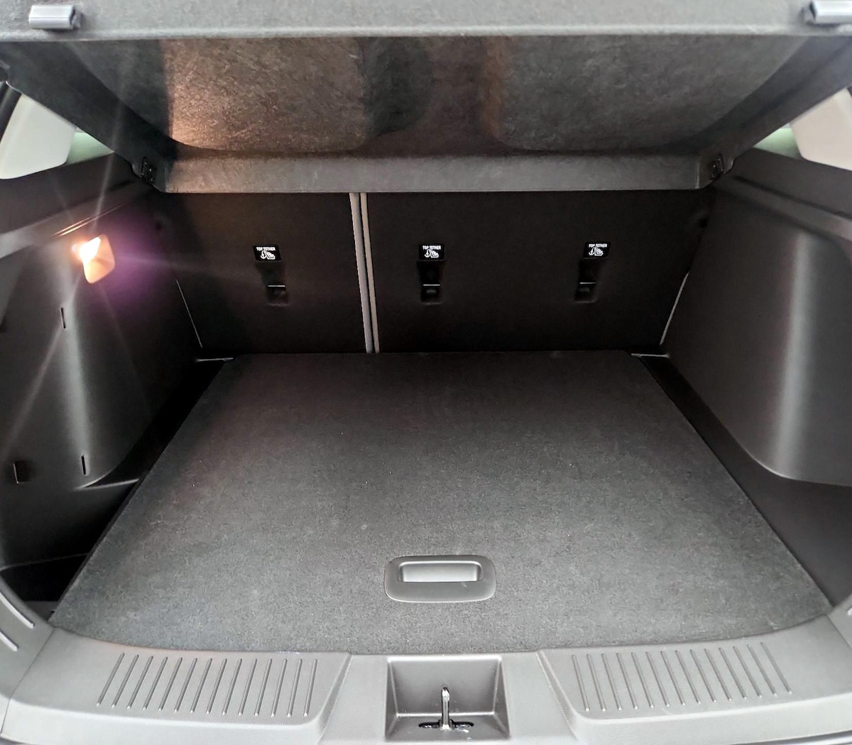 Trunk/Cargo (Seats Up)