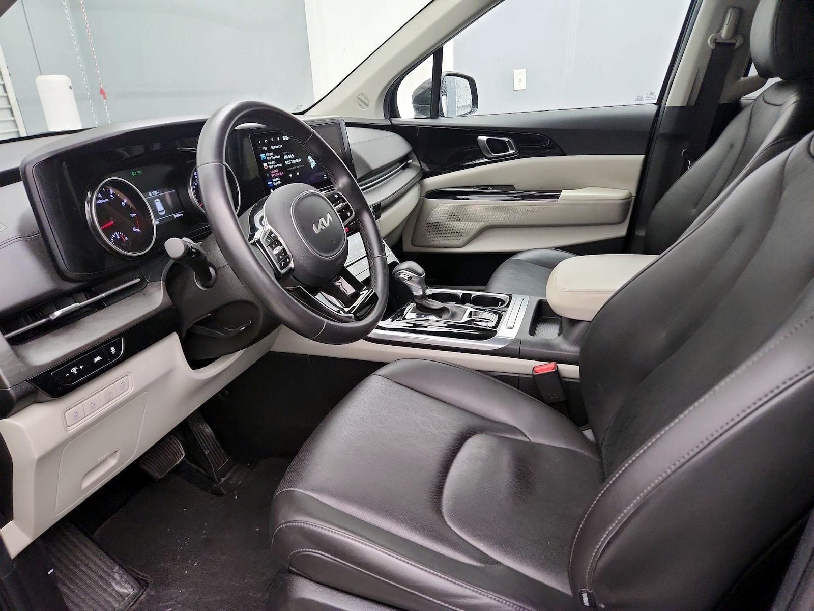 Side Airbags & Leatherette Seats
