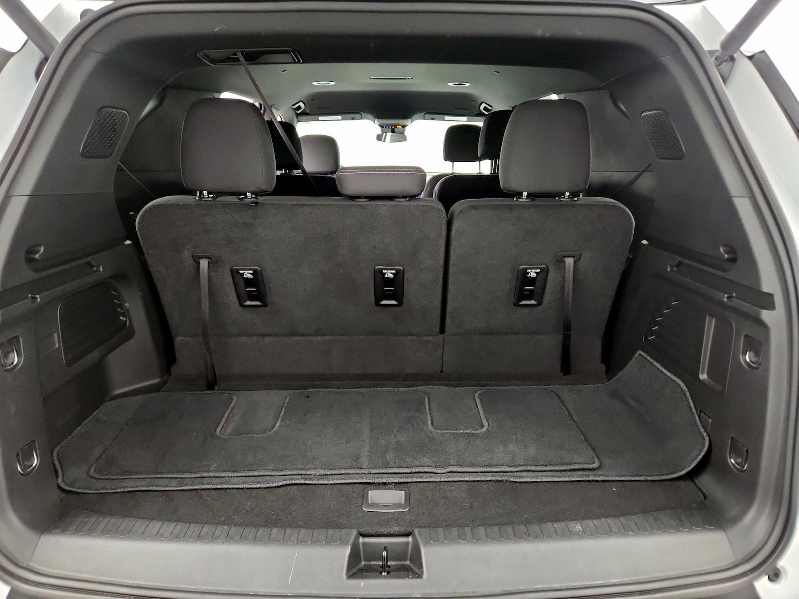 2025 Chevrolet Traverse LT - Photo 21