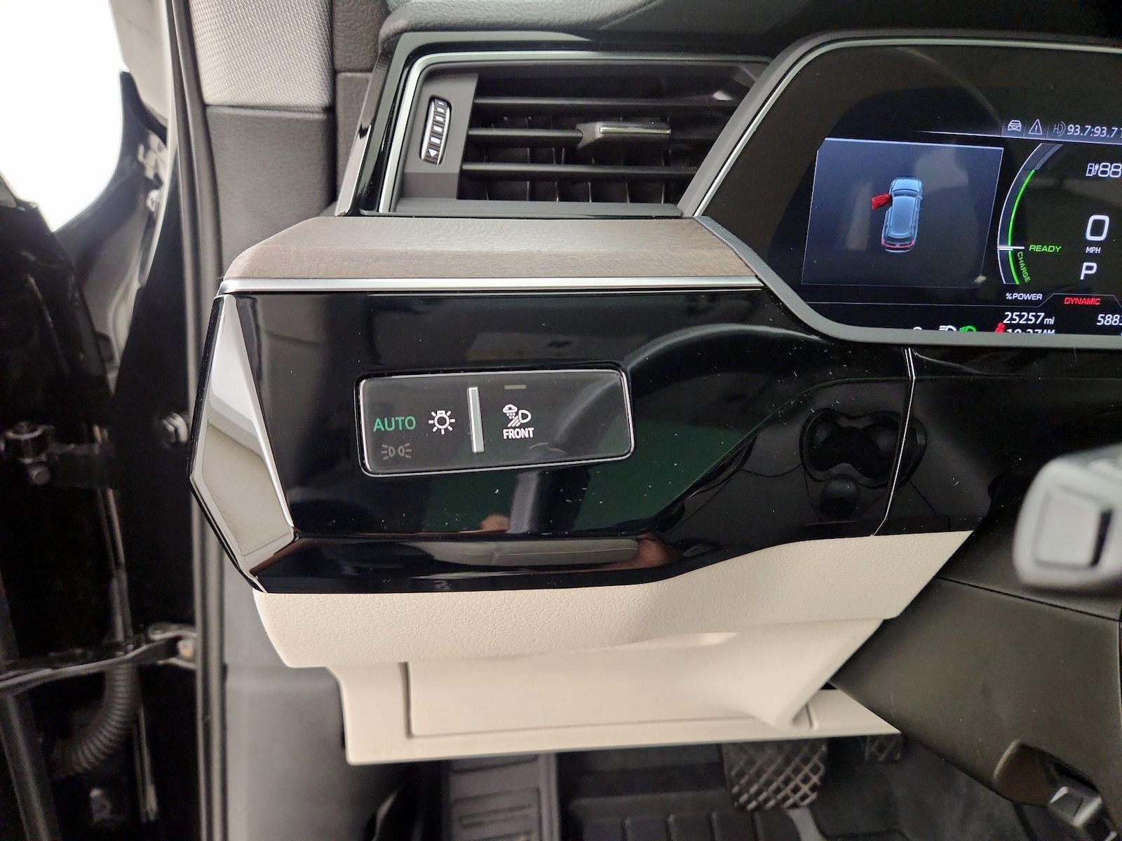 2024 Audi Q8 e-tron Premium Plus - Photo 14