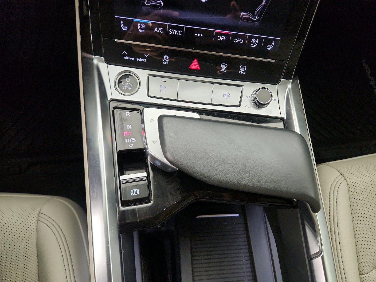 2024 Audi Q8 e-tron Premium Plus - Photo 19