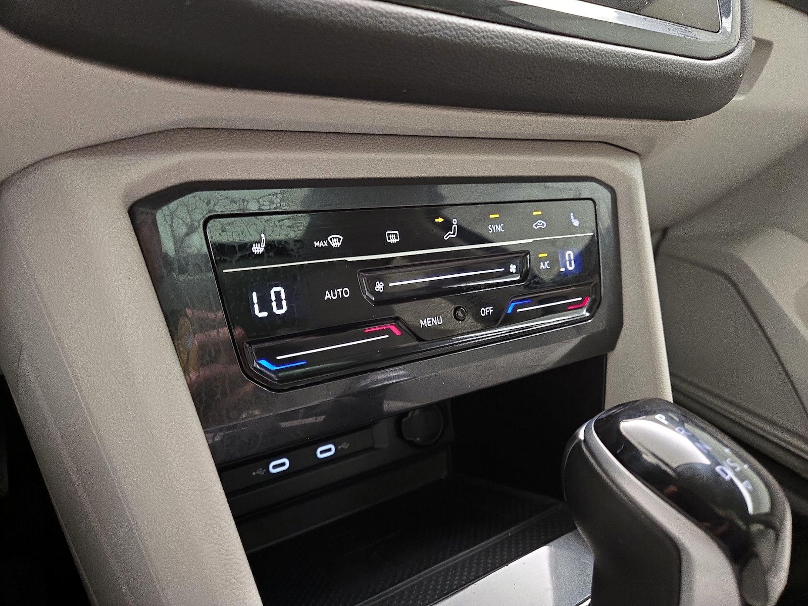 2024 Volkswagen Tiguan SE - Photo 17