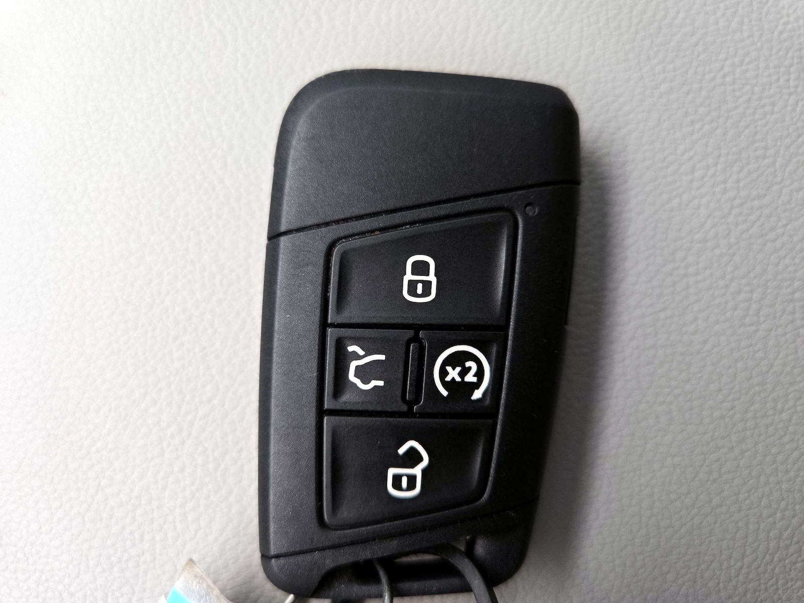 2024 Volkswagen Tiguan SE - Photo 24