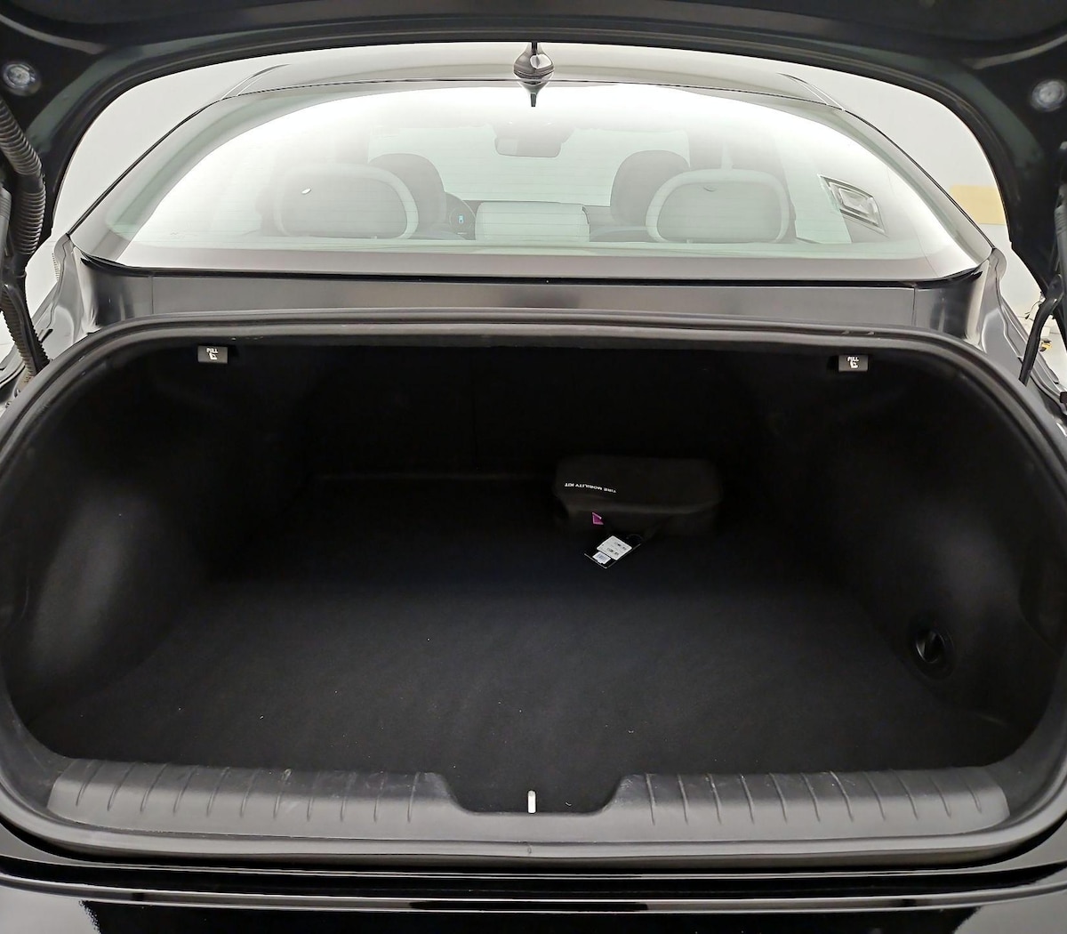 Trunk/Cargo (Seats Up)