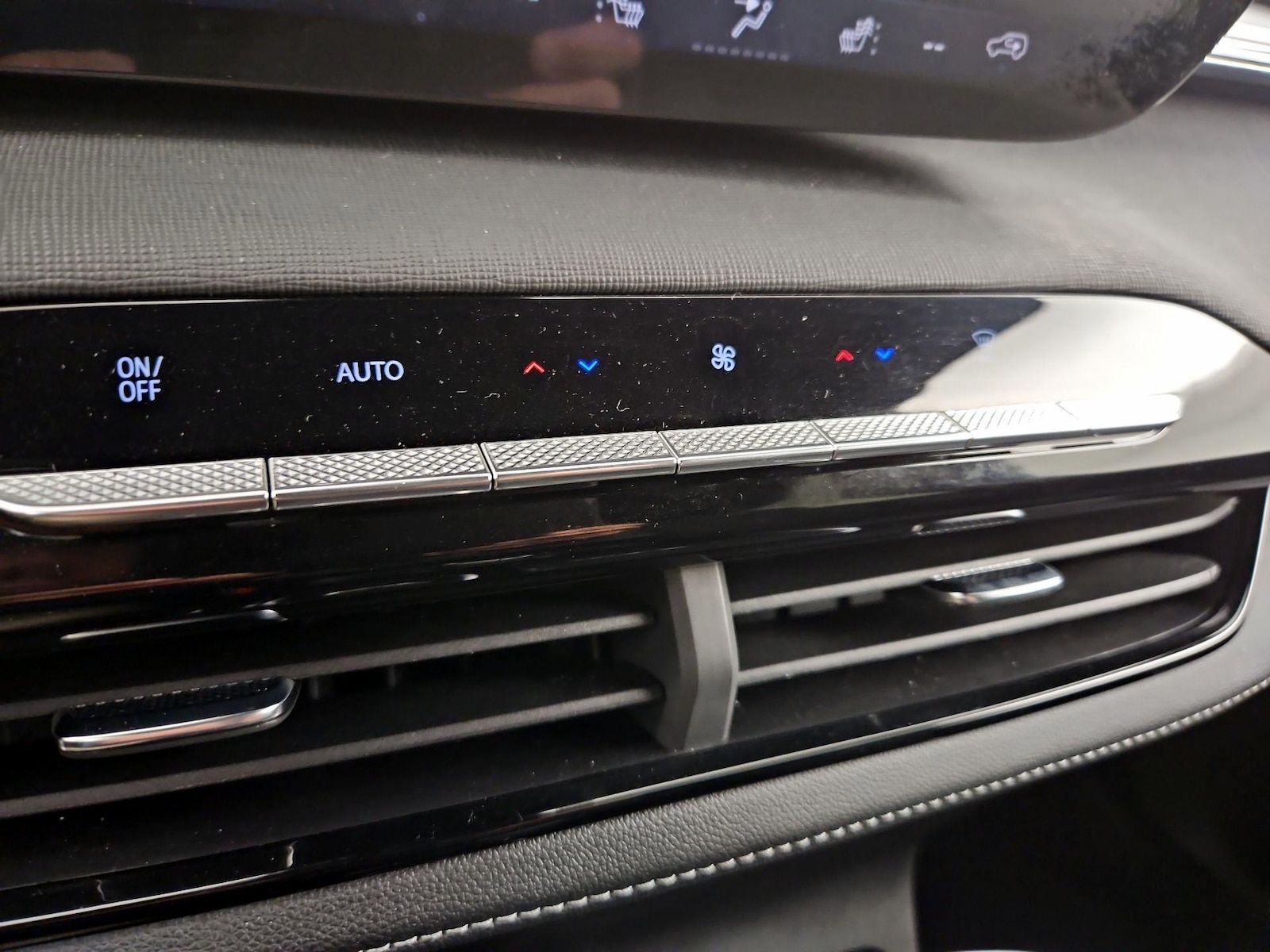 2026 Buick Enclave Preferred - Photo 17