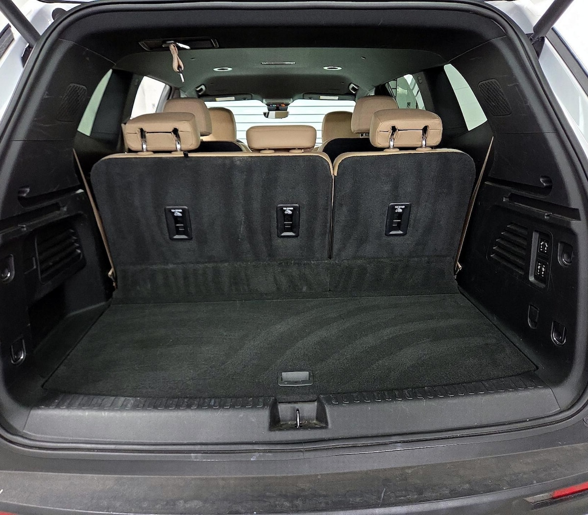 Trunk/Cargo (Seats Up)