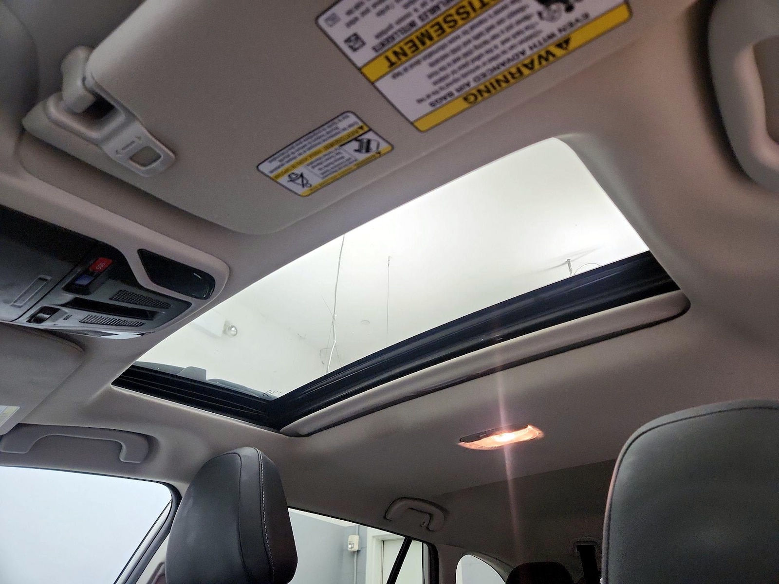 Sunroof(s) & Overhead Airbags