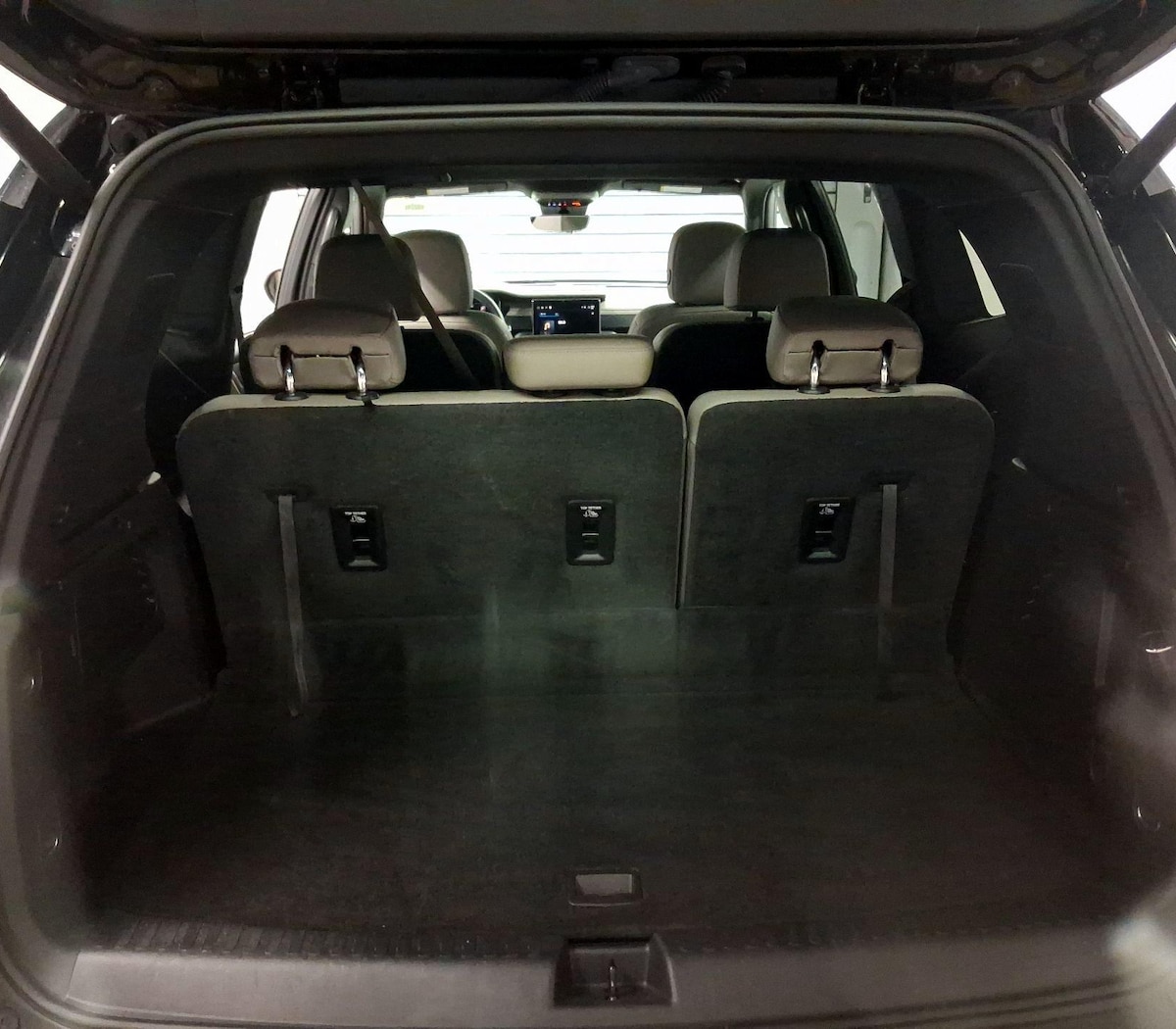Trunk/Cargo (Seats Up)