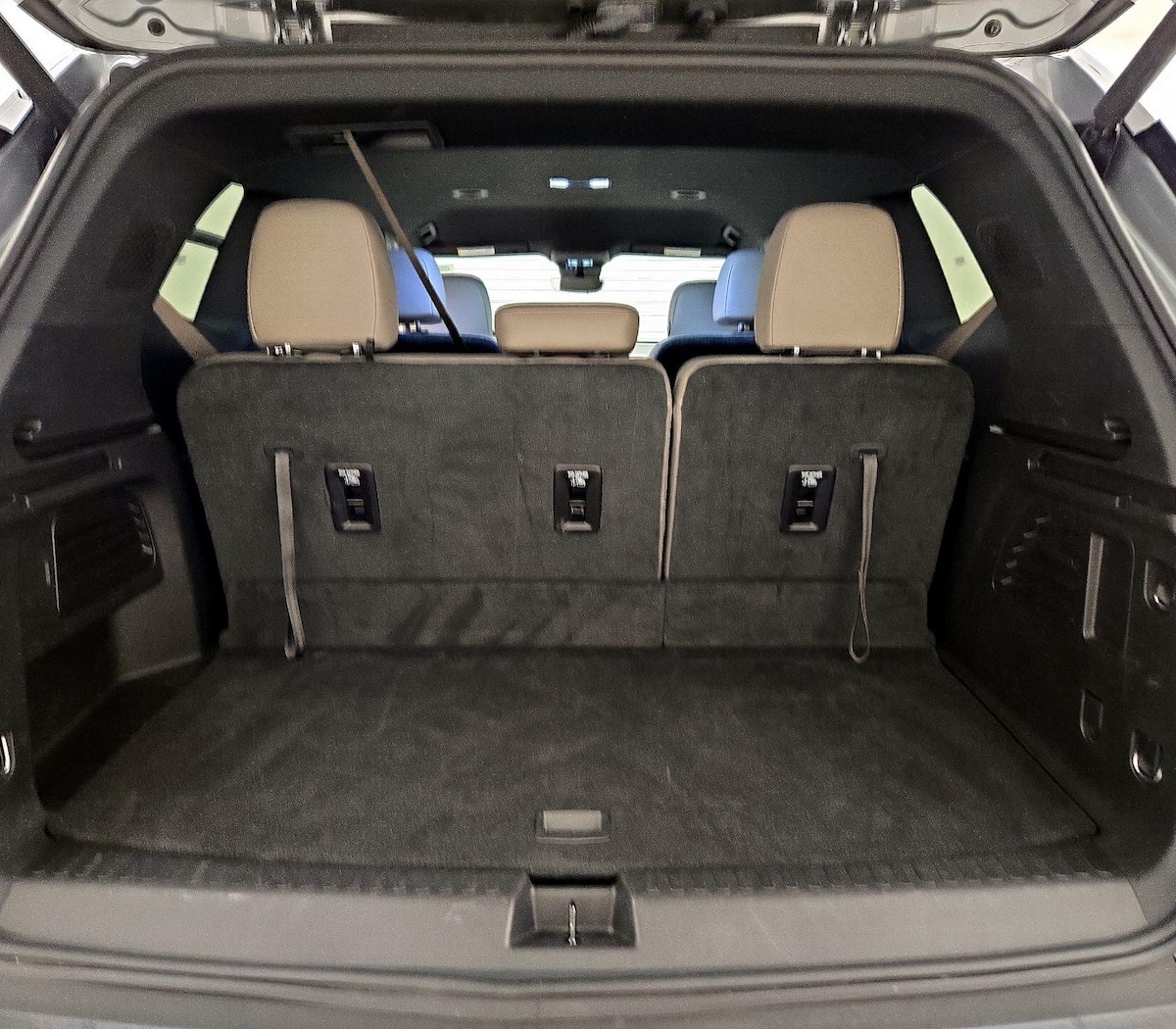 Trunk/Cargo (Seats Up)