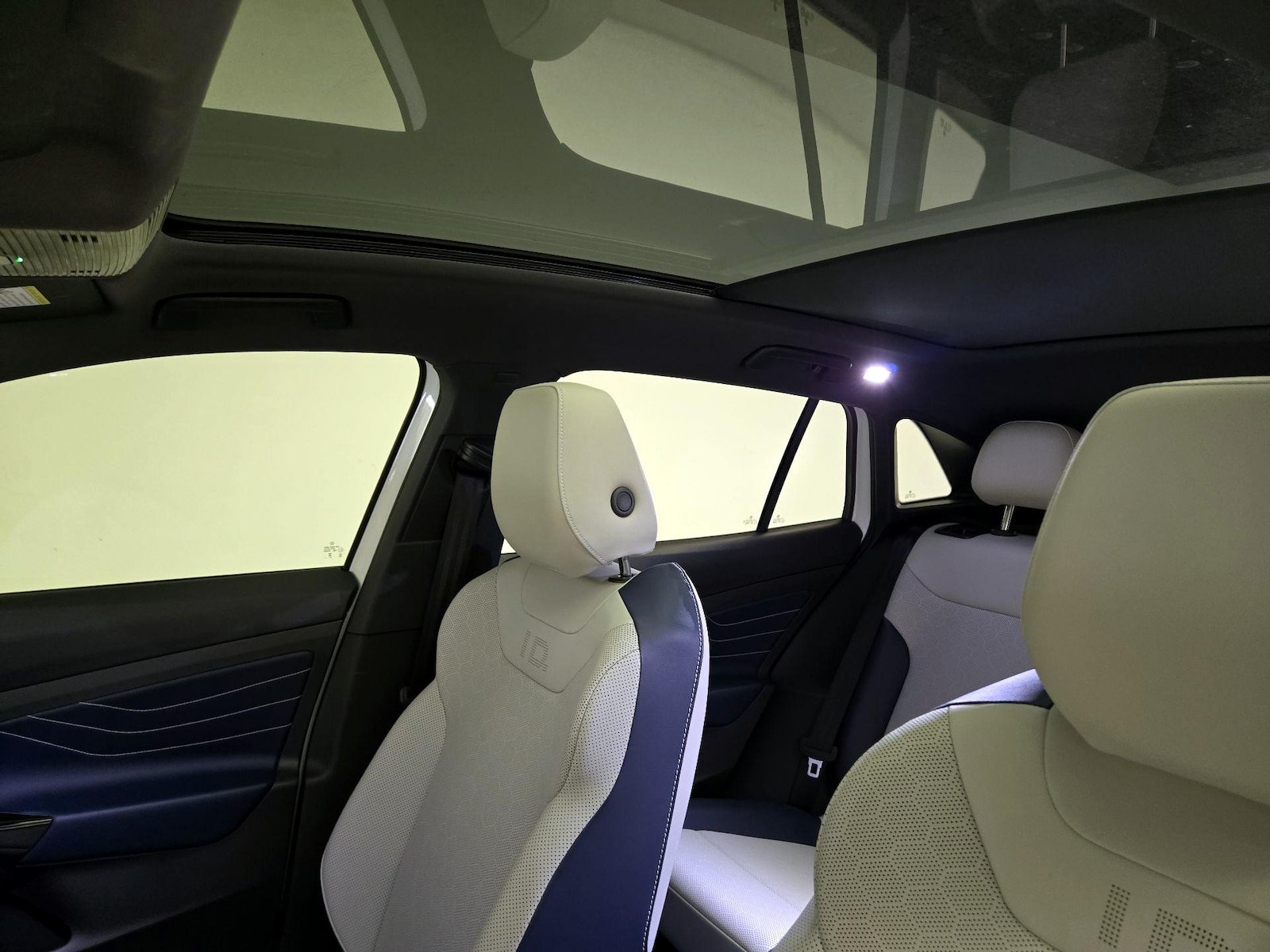 Skylight(s) & Overhead Airbags