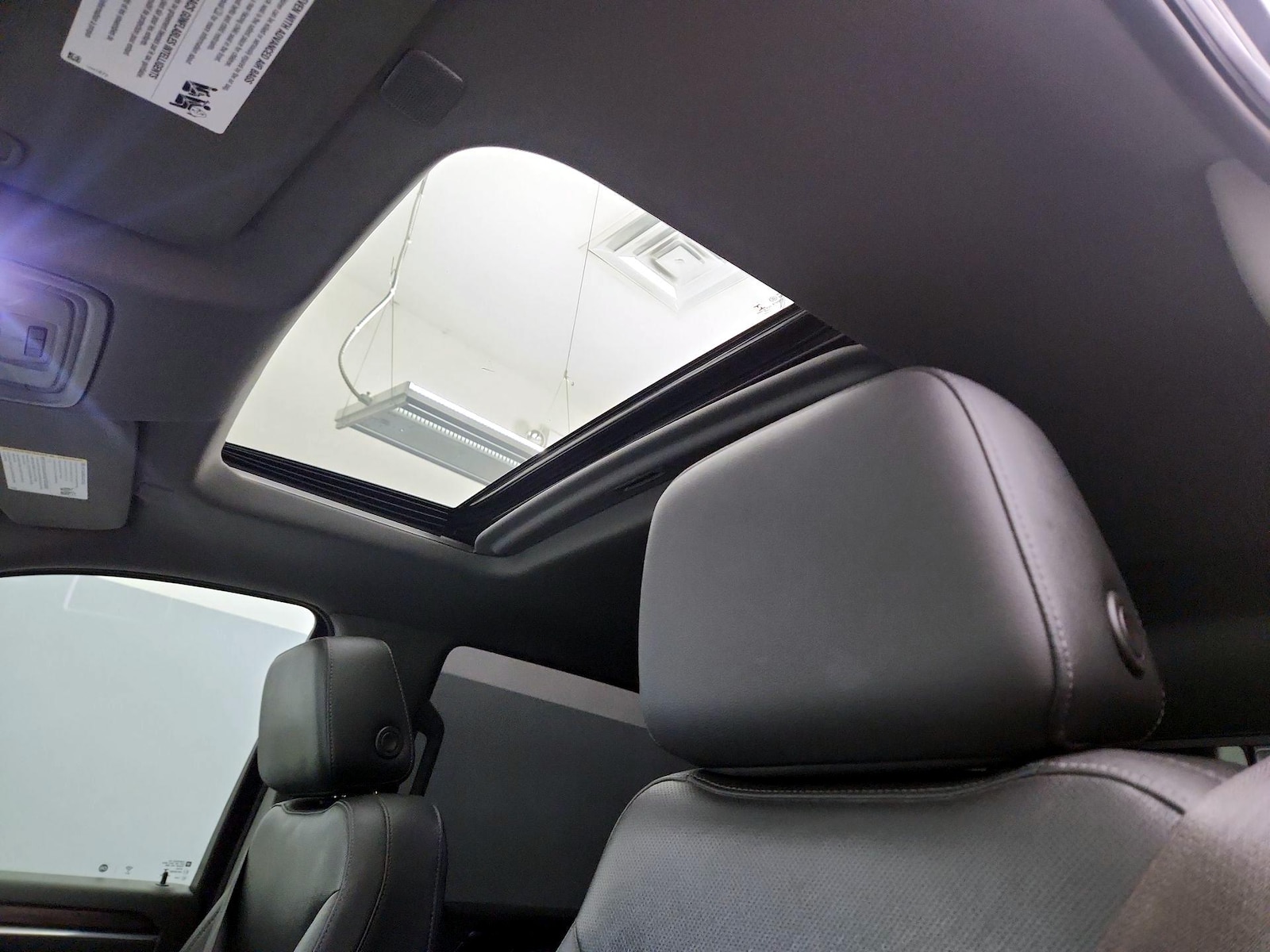 Sunroof(s) & Overhead Airbags