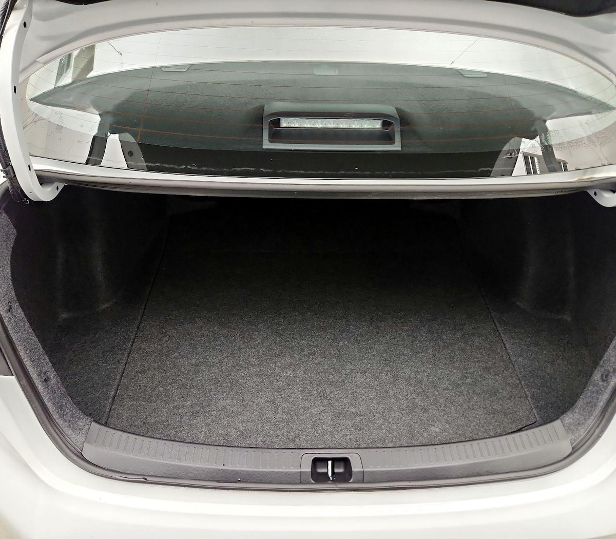 Trunk/Cargo (Seats Up)