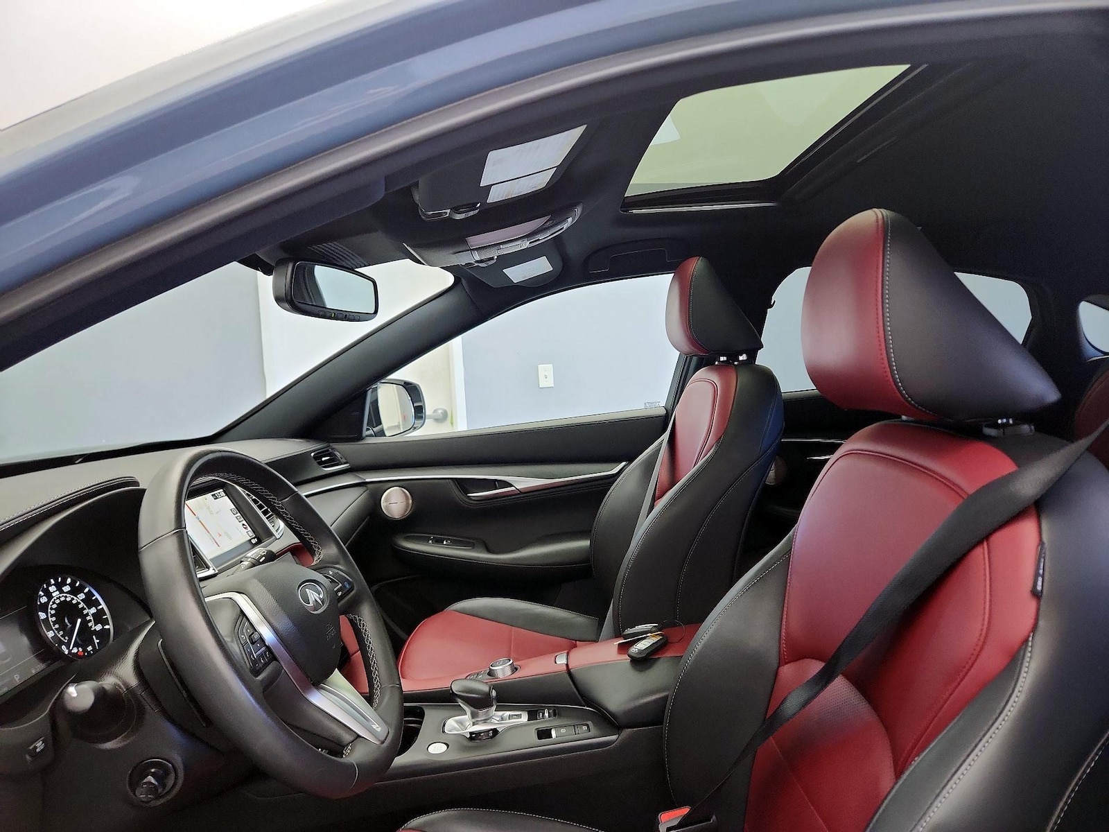 Sunroof(s) & Overhead Airbags