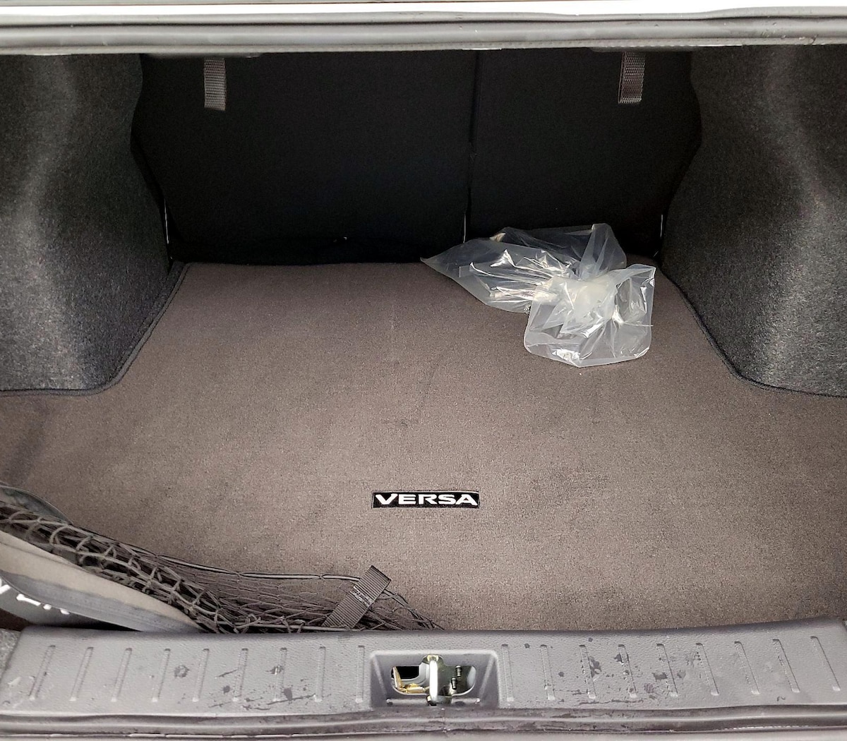 Trunk/Cargo (Seats Up)