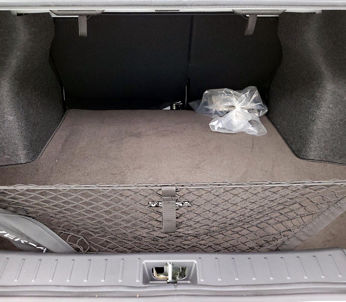 Trunk/Cargo (Seats Up)