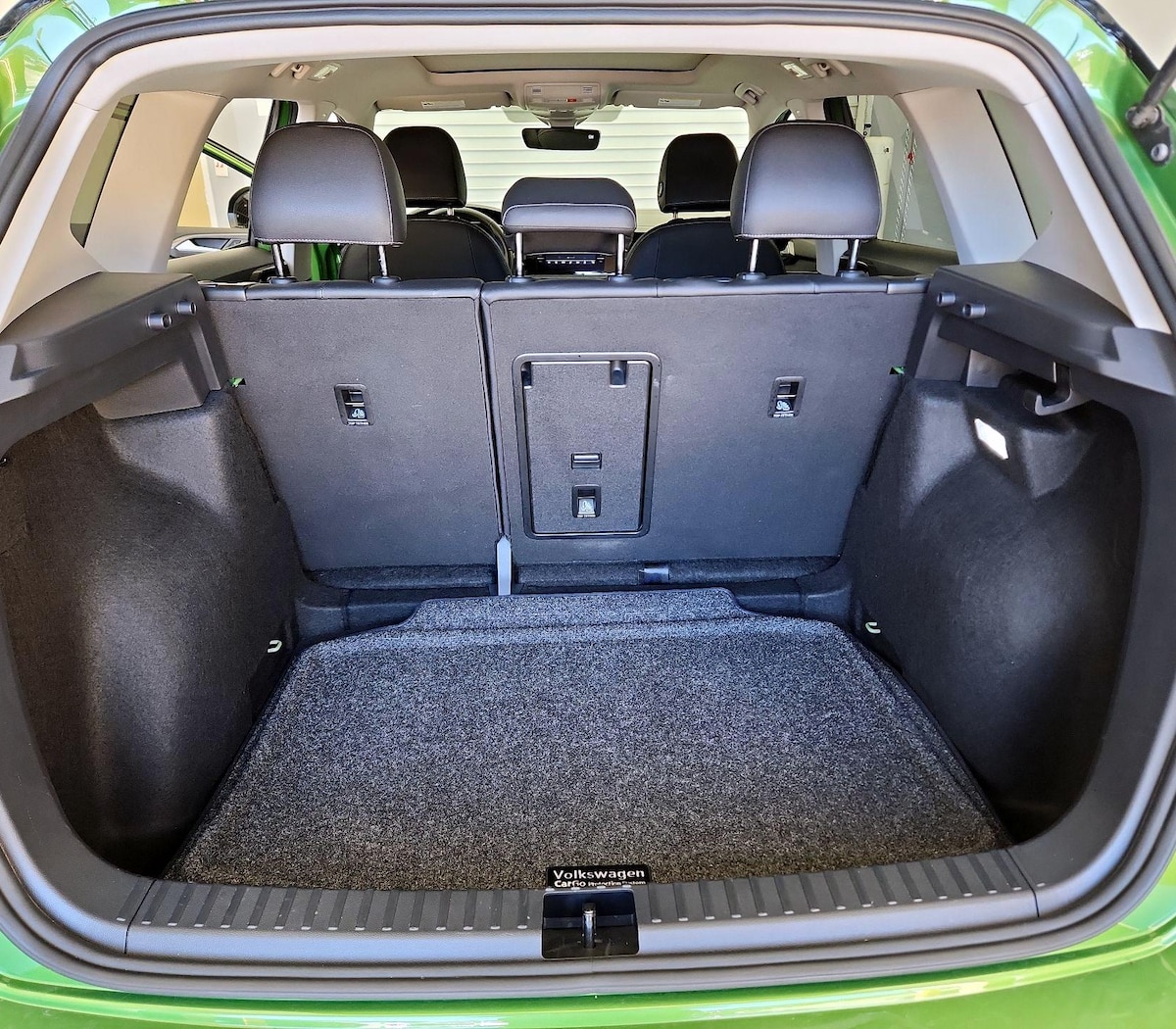 Trunk/Cargo (Seats Up)