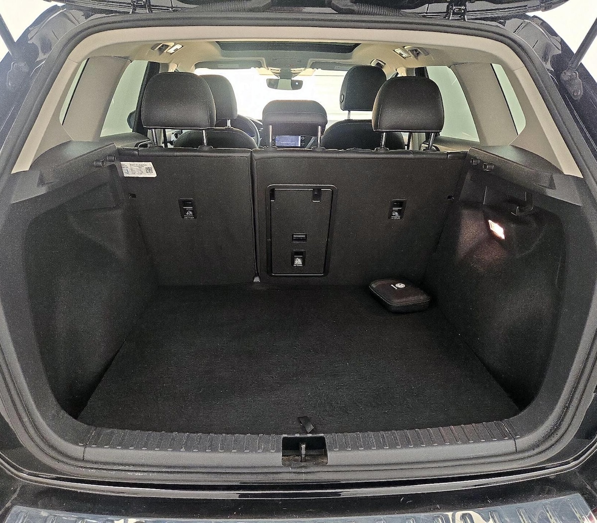 Trunk/Cargo (Seats Up)