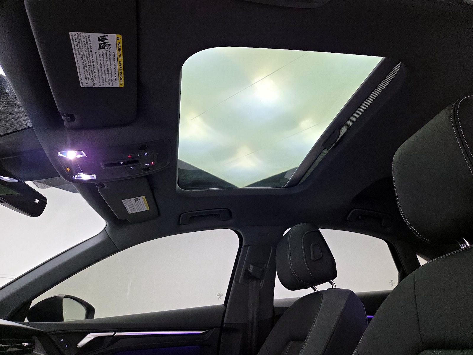 Sunroof(s) & Overhead Airbags