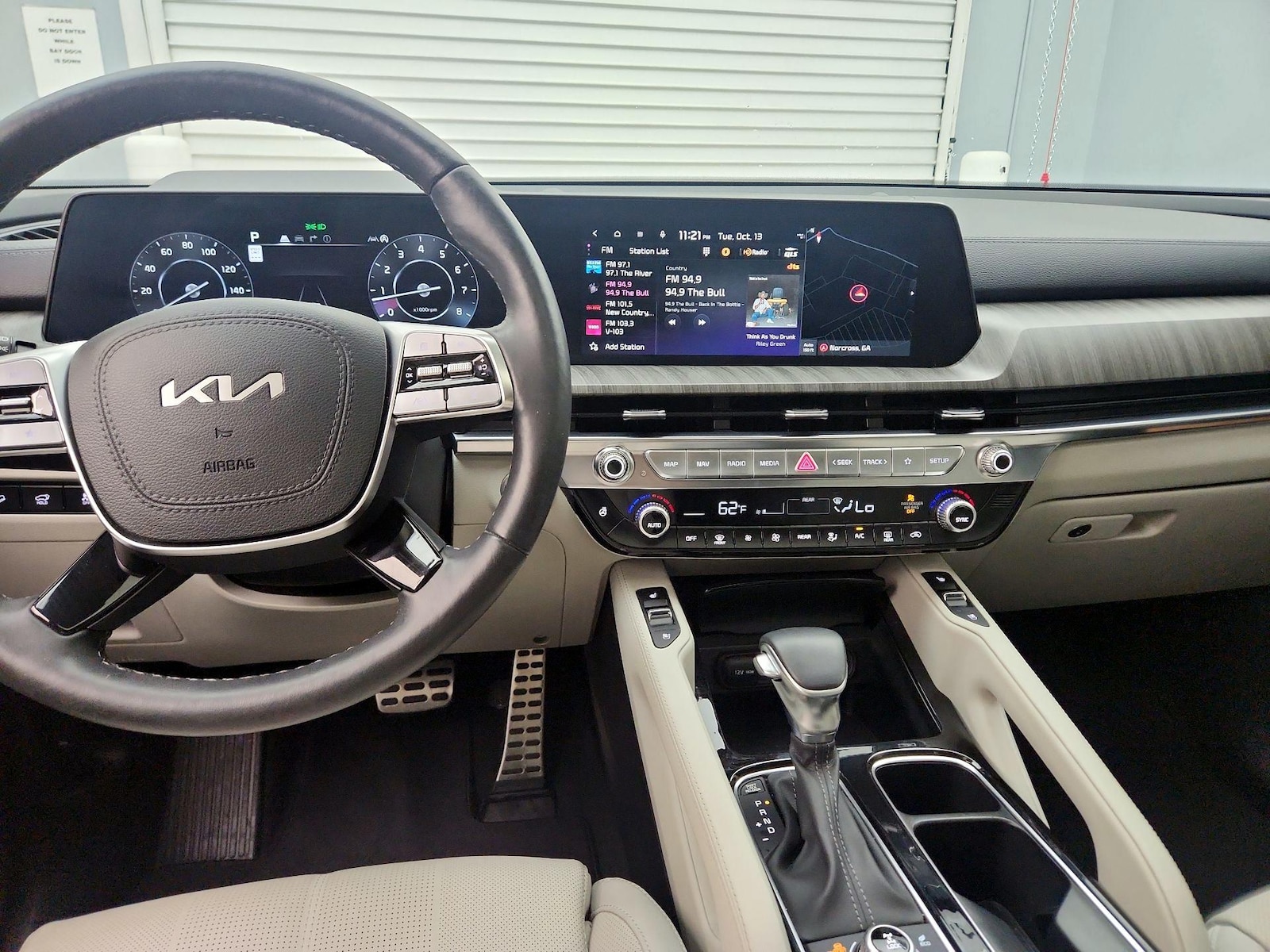 Apple CarPlay® & Android Auto™