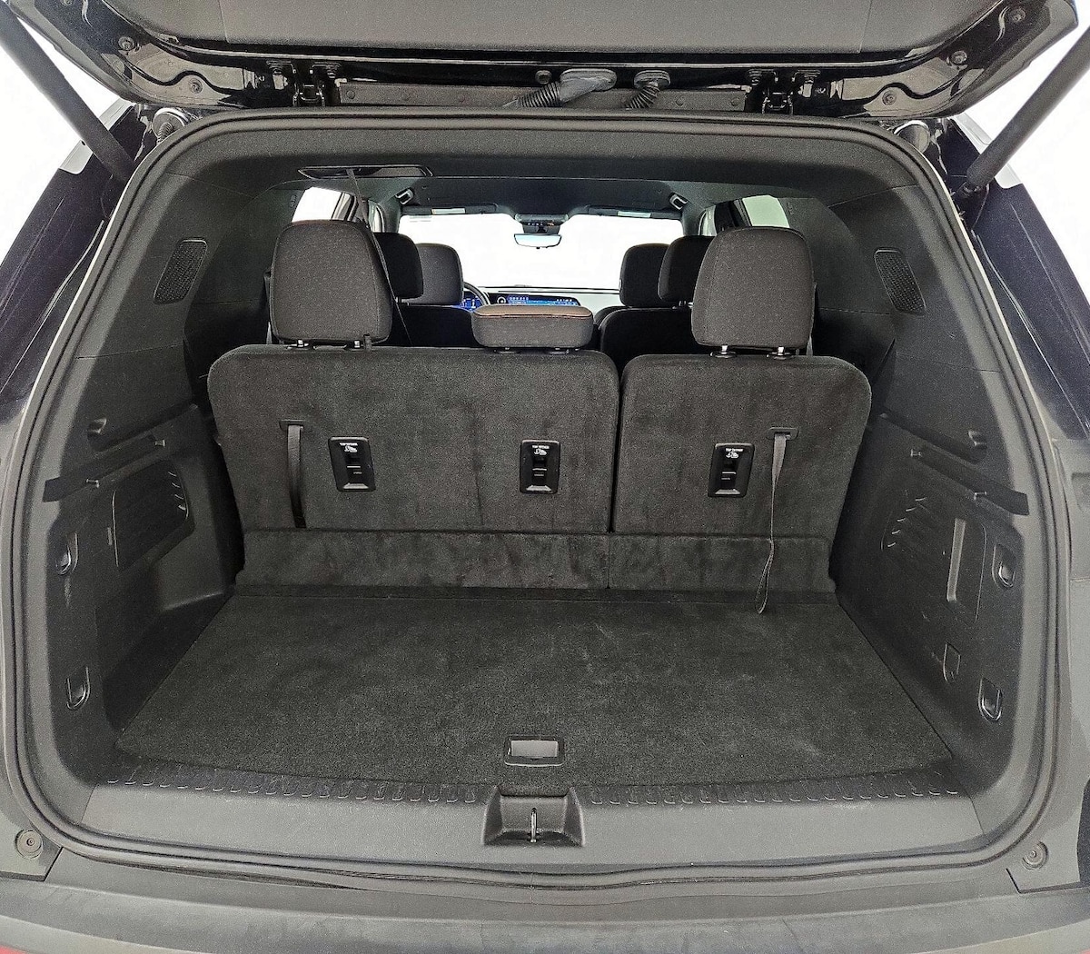 Trunk/Cargo (Seats Up)