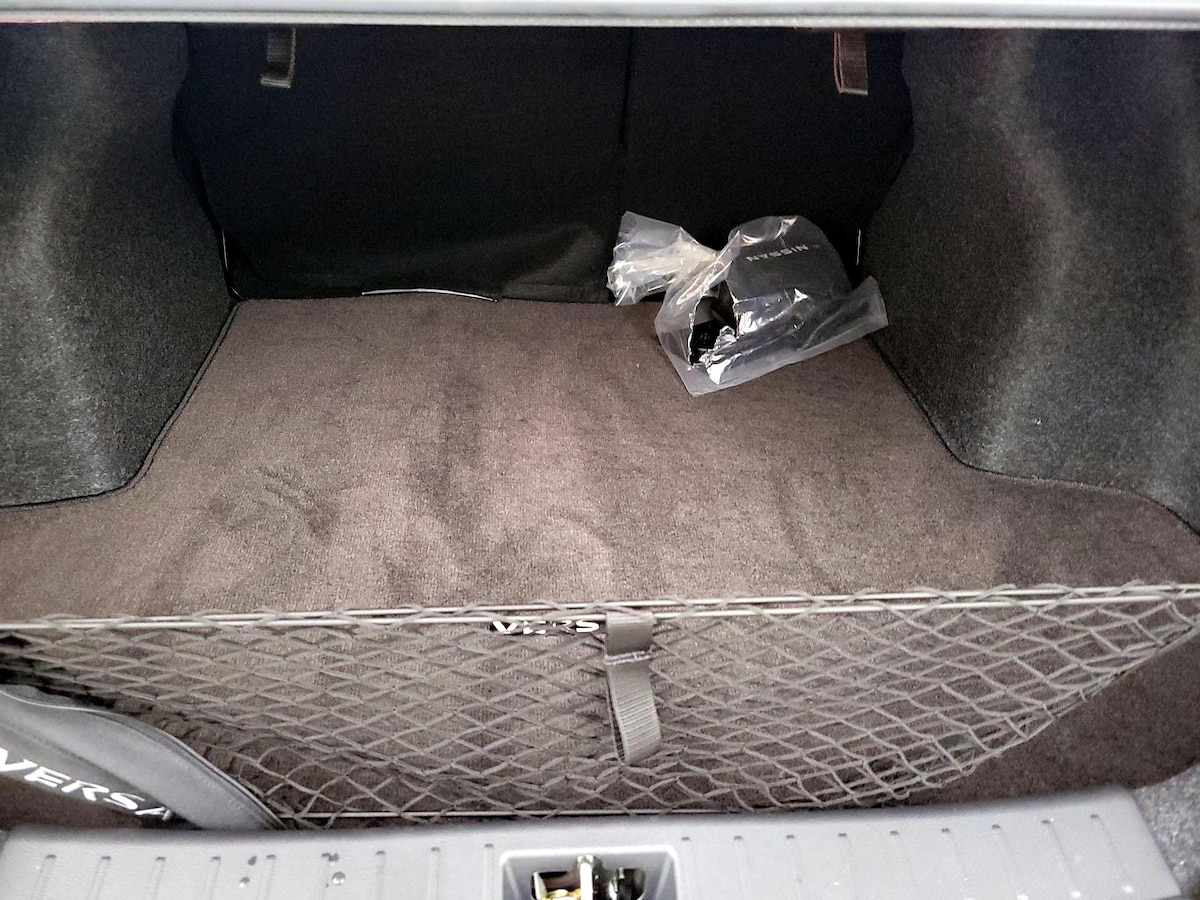 Trunk/Cargo (Seats Up)