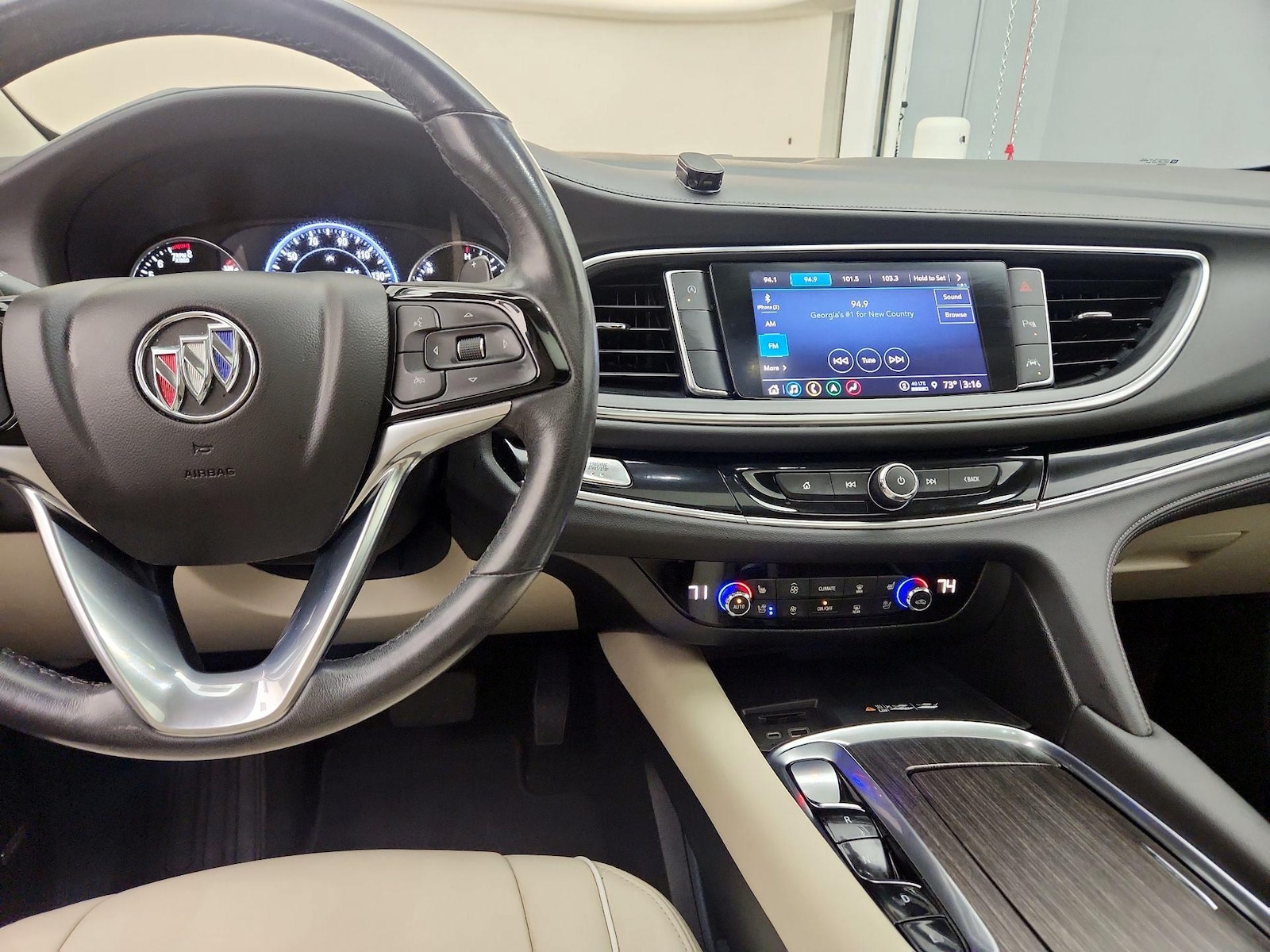 Apple CarPlay® & Android Auto™
