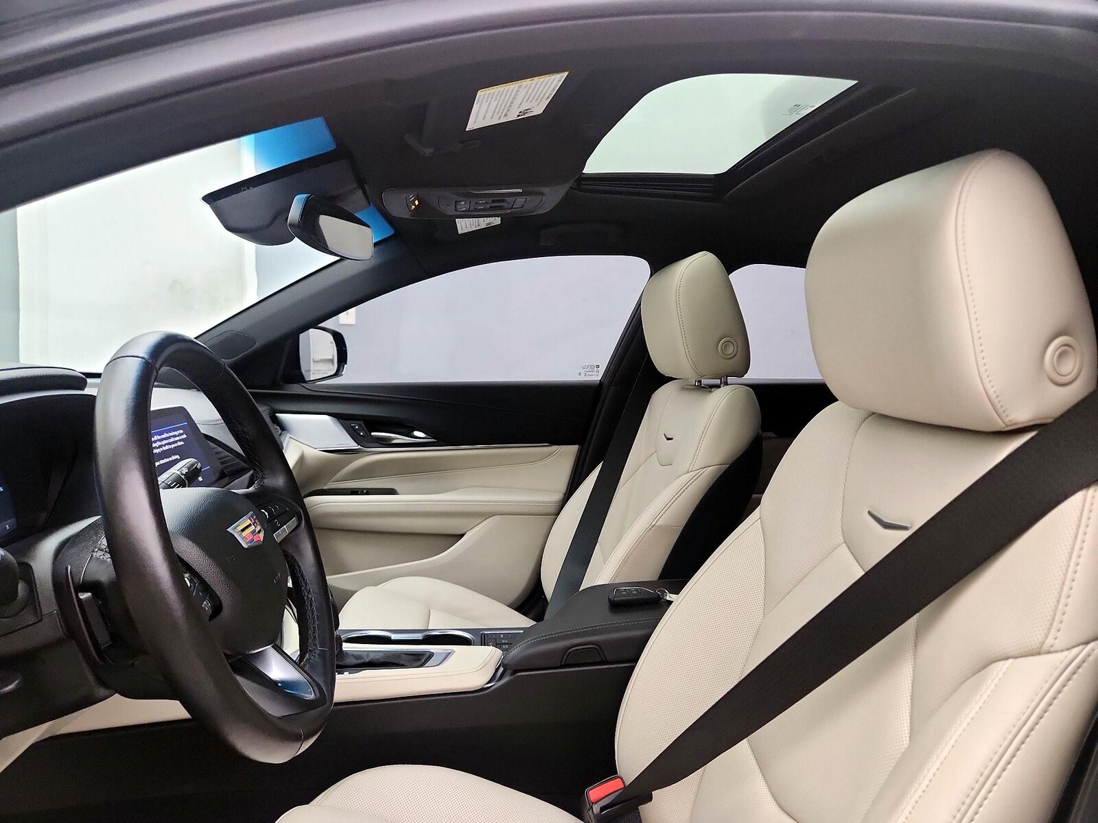 Sunroof(s) & Overhead Airbags