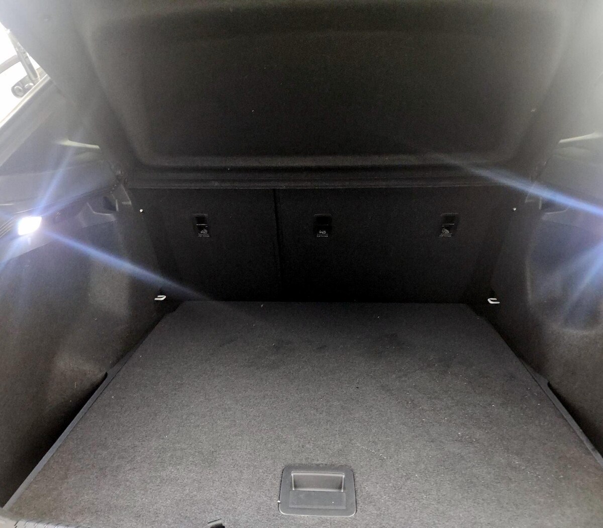 Trunk/Cargo (Seats Up)