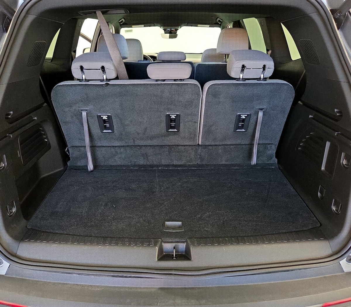 Trunk/Cargo (Seats Up)