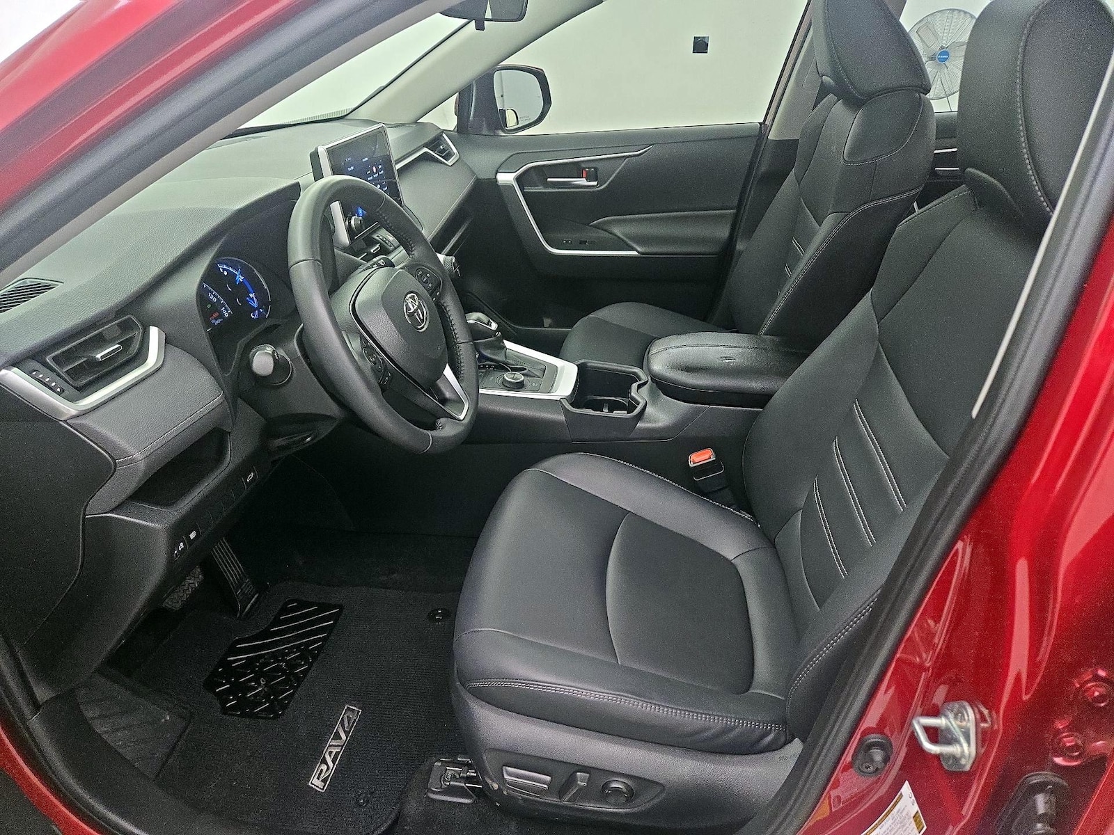 Power Seat(s) & Side Airbags