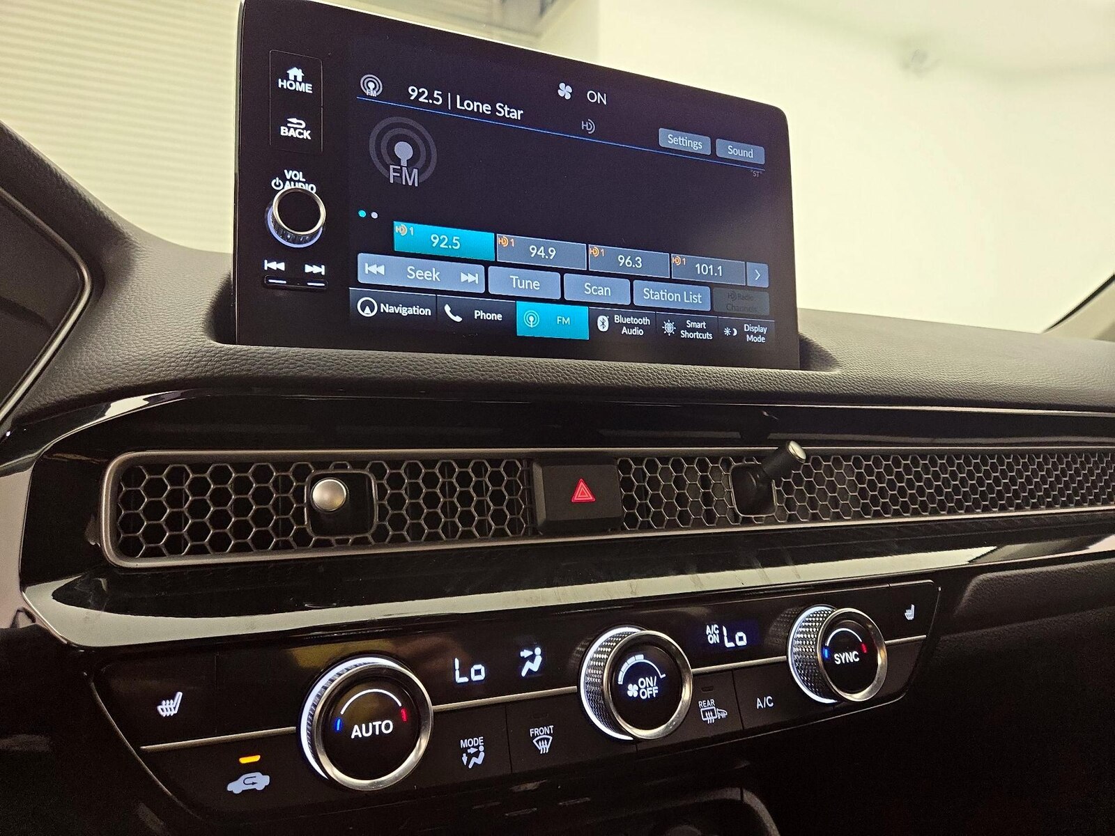 2024 Honda Civic Touring - Photo 18