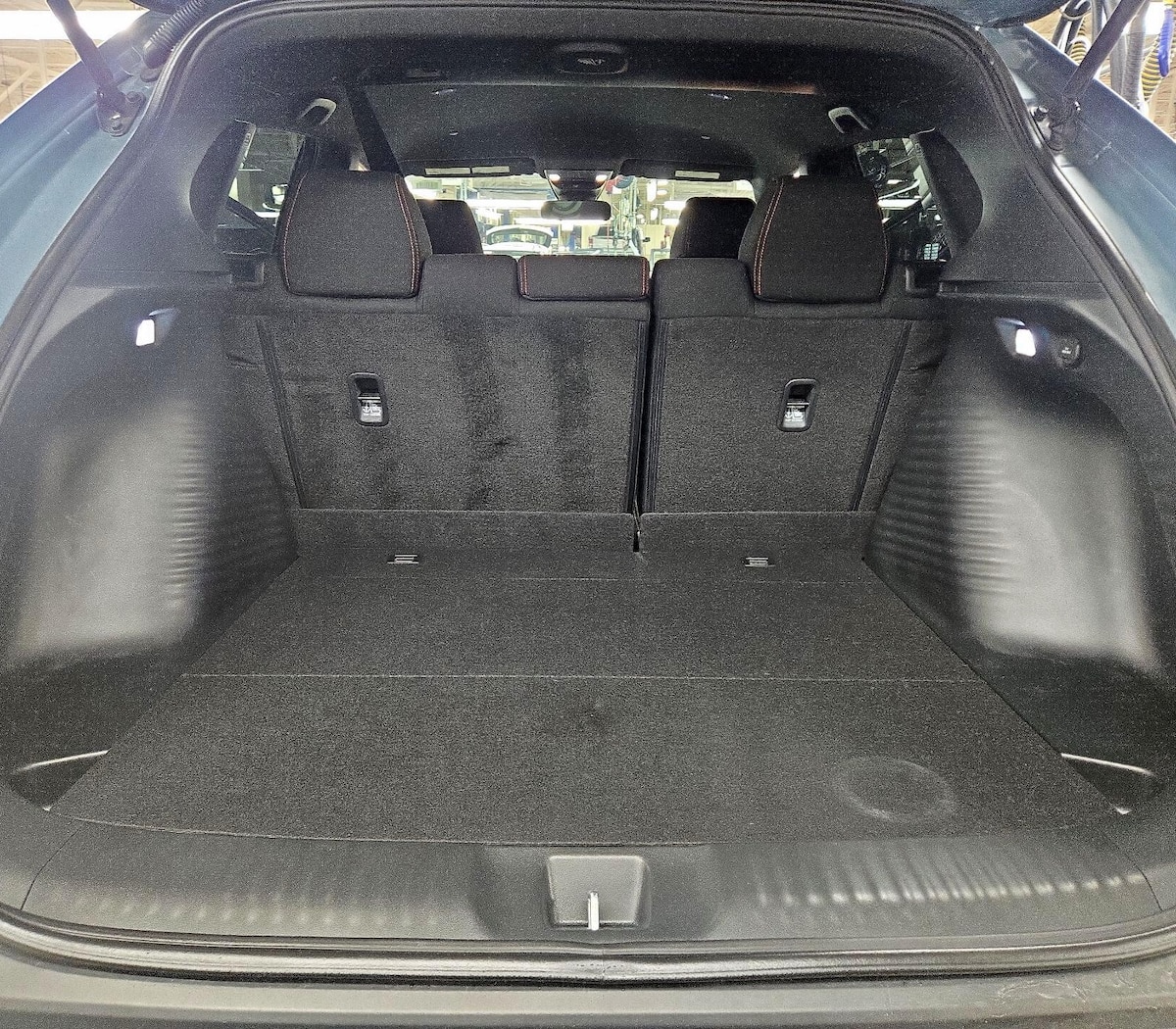 Trunk/Cargo (Seats Up)