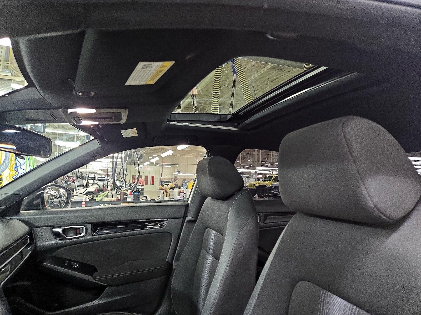 Sunroof(s) & Overhead Airbags