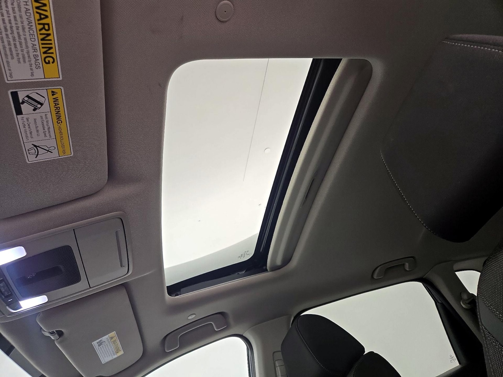 Sunroof(s) & Overhead Airbags