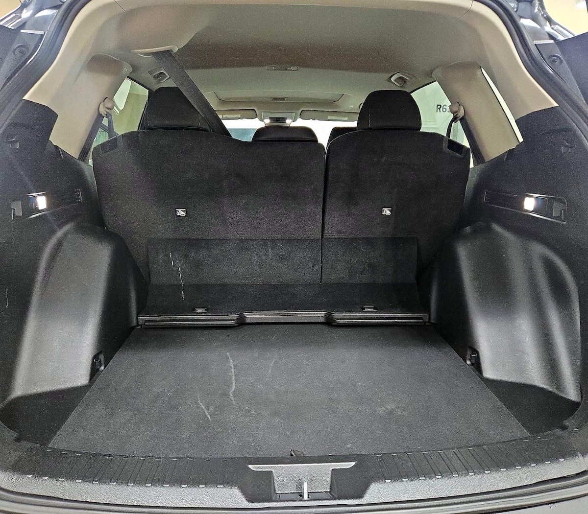 Trunk/Cargo (Seats Up)