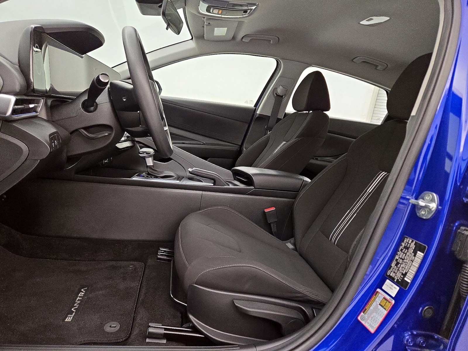 2024 Hyundai Elantra SEL - Photo 12